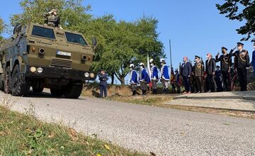 FOTO: Ozbrojené sily oslavujú v Brezovej, mesto sa pripravuje na veľký program