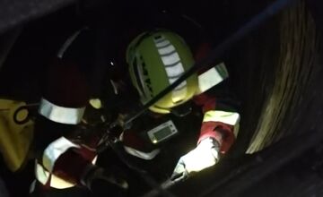 FOTO: Gymnázium v Novom Meste má pri vchode historickú studňu bez vody