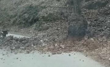 FOTO: Manínska tiesňava ostáva uzavretá, náhradná cesta je strmá a problematická