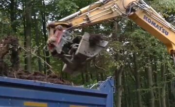 FOTO: Manínska tiesňava ostáva uzavretá, náhradná cesta je strmá a problematická