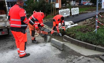 FOTO: Cyklisti v Partizánskom sa dočkajú, pribúdajú nové kilometre mestského cyklochodníka