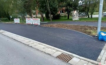 FOTO: Cyklisti v Partizánskom sa dočkajú, pribúdajú nové kilometre mestského cyklochodníka