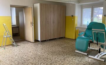 FOTO: Neurologická ambulancia v Trenčíne prechádza rekonštrukciou: pacientov presunuli do dočasných priestorov