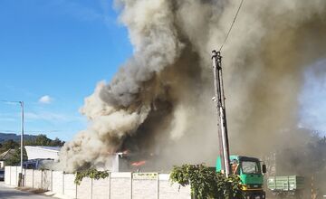 FOTO: Požiar v porube takmer spôsobil nešťastie