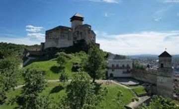 FOTO: Trenčiansky hrad upravuje prevádzkové časy, začína zimný režim 
