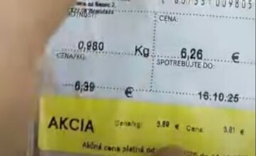 FOTO: Zákazníčka v Tescu objavila chybu na obale mäsa, internet sa baví