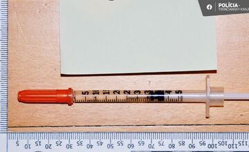 FOTO: Policajti v Trenčianskom kraji zadržali štyroch podozrivých z drogovej trestnej činnosti