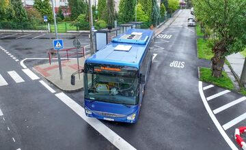 FOTO: Trenčianske Teplice majú nové autobusové nástupište, stavbárom sa ho podarilo dokončiť skôr