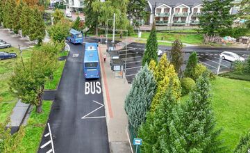 FOTO: Trenčianske Teplice majú nové autobusové nástupište, stavbárom sa ho podarilo dokončiť skôr