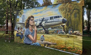 FOTO: Stará trafostanica dostala novú tvár, o maľby sa postaral známy grafiťák Martin Kremeň