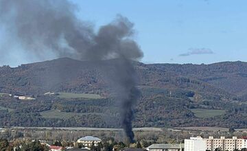 FOTO: Hasiči zasahujú pri požiari v Dubnici nad Váhom