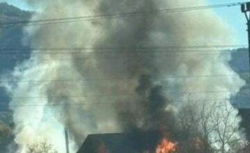 FOTO: Požiar v Dubnici nad Váhom zachvátil stolársku dielnu 