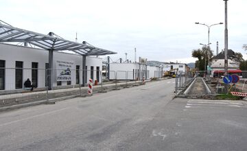 FOTO: V Trenčíne vyrastá moderná autobusová stanica, cestujúci sa dočkajú noviniek