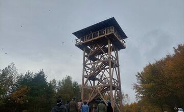 FOTO: Handlovčania majú dôvod vyraziť do prírody, pribudla rozhľadňa aj útulňa