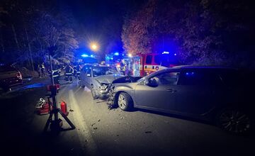 FOTO: Nehoda pri Nitrianskom Pravne uzatvorila cestu 