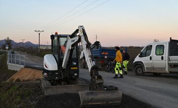 FOTO: Nový úsek Vážskej cyklomagistrály medzi Trenčínom a Dubnicou je dokončený, jazda len na vlastné riziko