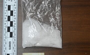 FOTO: Kriminálka z Prievidze zadržala dílera a kupujúceho pervitínu v Handlovej, hrozí im väzenie