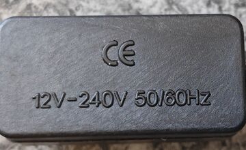 FOTO: Nebezpečné svetielka na trhu. SOI varuje: prestaňte ich používať