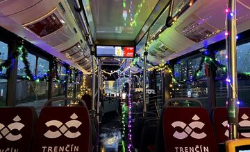 FOTO: Trenčania sa môžu tešiť na vianočný autobus 