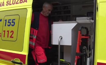 FOTO: Lekár Štefan Svitek odchádza do dôchodku, prievidzskí záchranári sa s ním lúčia 