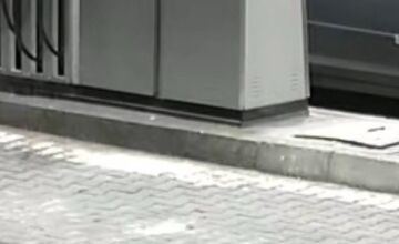 FOTO: Prevádzkovatelia čerpacej stanice v Trenčíne prosia o pomoc pri pátraní po mužovi, ktorý natankoval a odišie