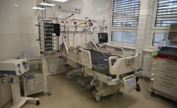 FOTO: Nemocnica otvorila zmodernizovanú JIS a OAIM