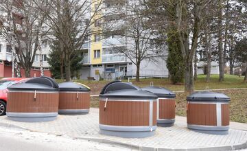 FOTO: Trenčín rozširuje sieť moderných kontajnerových stojísk.