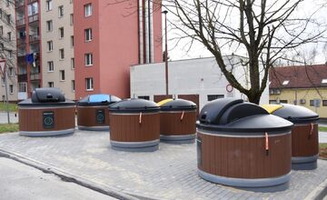 FOTO: Trenčín rozširuje sieť moderných kontajnerových stojísk.