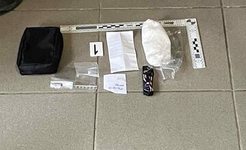 FOTO: Obvinenému hrozí až 15 rokov väzenia