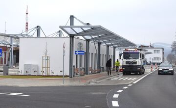 FOTO: MHD v Trenčíne začína od pondelka obsluhovať nové zastávky na autobusovej stanici