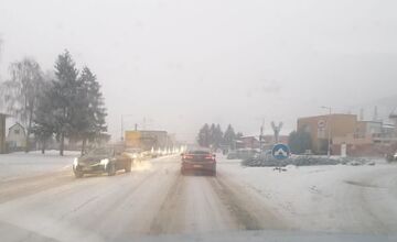 FOTO: Cesty Trenčianskeho kraja sú aktuálne nebezpečné 