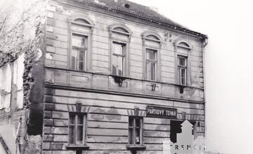 FOTO: Kto dovolil zbúrať historický objekt v srdci Trenčína?