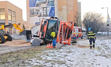 FOTO: V Prievidzi sa stala vážna nehoda na Neclapskej ceste