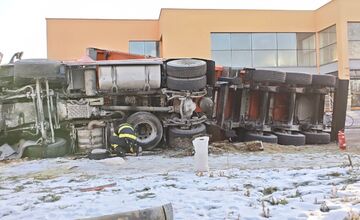 FOTO: V Prievidzi sa stala vážna nehoda na Neclapskej ceste