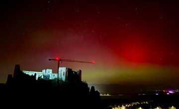 FOTO: V Trenčíne a okolí zachytili obyvatelia neopakovateľnú polárnu žiaru 