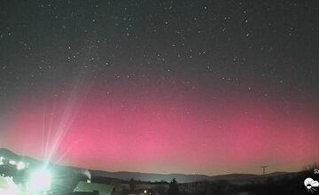 FOTO: Polárna žiara nad Slovenskom rozjasnila oblohu aj v utorok