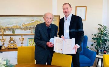 FOTO: V Bánovciach si uctili primára, ktorý stál pri začiatkoch tisícok rodín