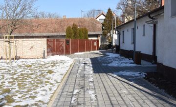 FOTO: Trenčianske Záblatie získalo nový verejný priestor aj autobusovú zastávku