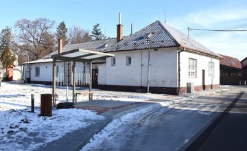 FOTO: Trenčianske Záblatie získalo nový verejný priestor aj autobusovú zastávku