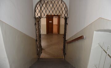 FOTO: Predná fasáda Župného domu je už zreštaurovaná