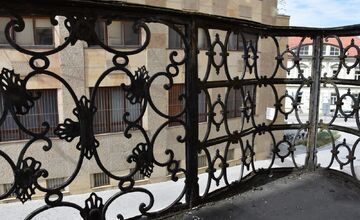 FOTO: Predná fasáda Župného domu je už zreštaurovaná