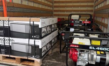 FOTO: Z Trenčína odoslali prvú zásielku generátorov pre Ukrajinu