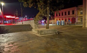 FOTO: Trenčania obdivujú vynovenú pešiu zónu v centre mesta