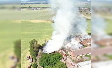FOTO: Hasiči v Trenčianskom kraji riešili kuriózne prípady aj dramatické nehody
