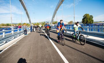 FOTO: Ilava má most s unikátnym systémom monitorovania, dokže predísť tragédiám