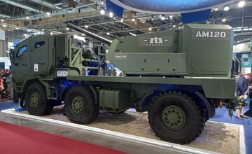 FOTO: Dubnická zbrojovka uzavrela najväčší obchod vo svojej histórii