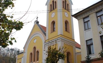 FOTO: Trenčianske kostoly počas víkendu rozžiari svetelné umenie