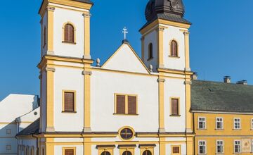 FOTO: Trenčianske kostoly počas víkendu rozžiari svetelné umenie