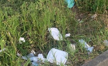 FOTO: Trenčania kritizujú neporiadok pred obchodným domom