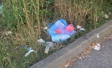 FOTO: Trenčania kritizujú neporiadok pred obchodným domom